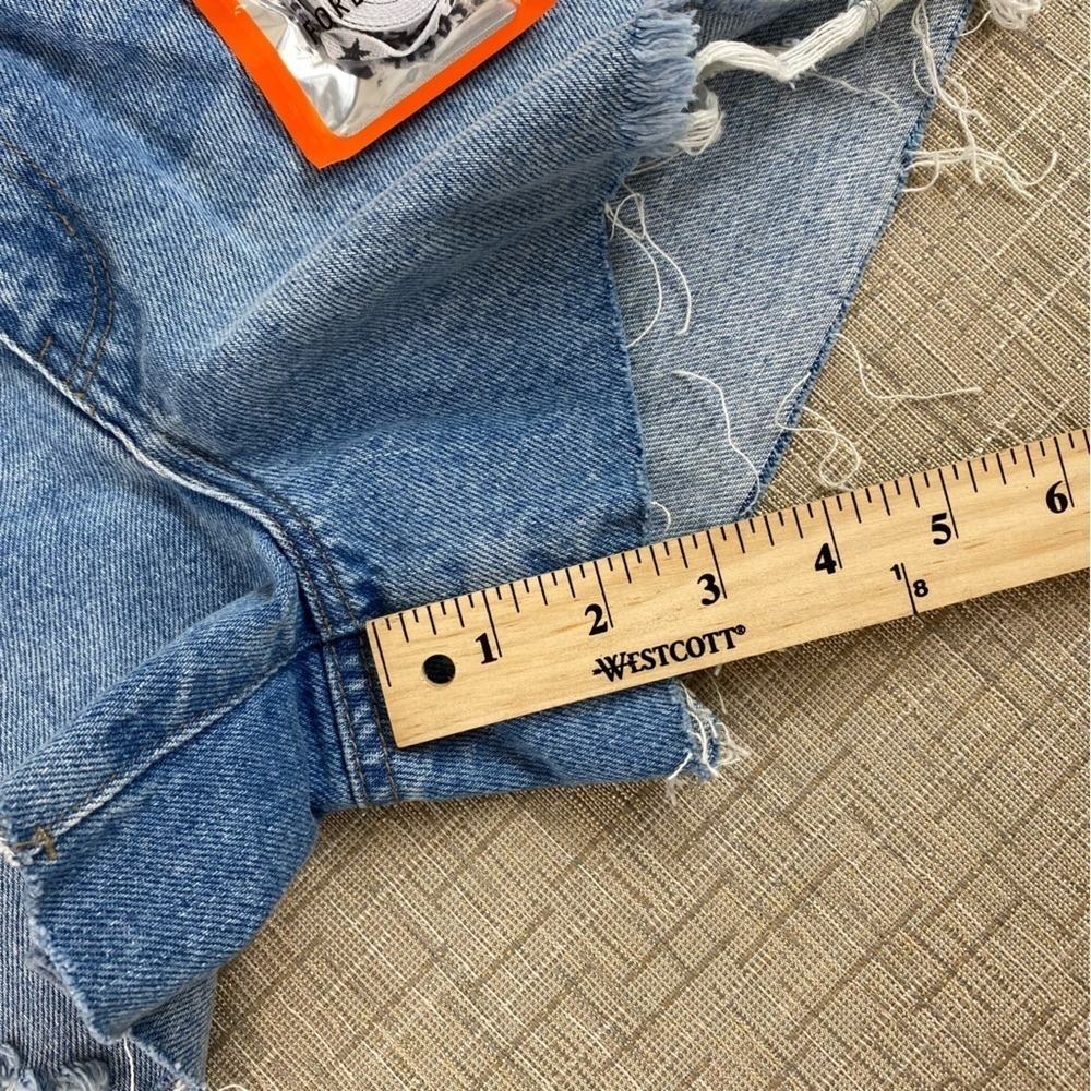 NEW FUBU Forever21 Denim Raw Hem Distressed Shorts Streetwear Sz M - Picture 8 of 13